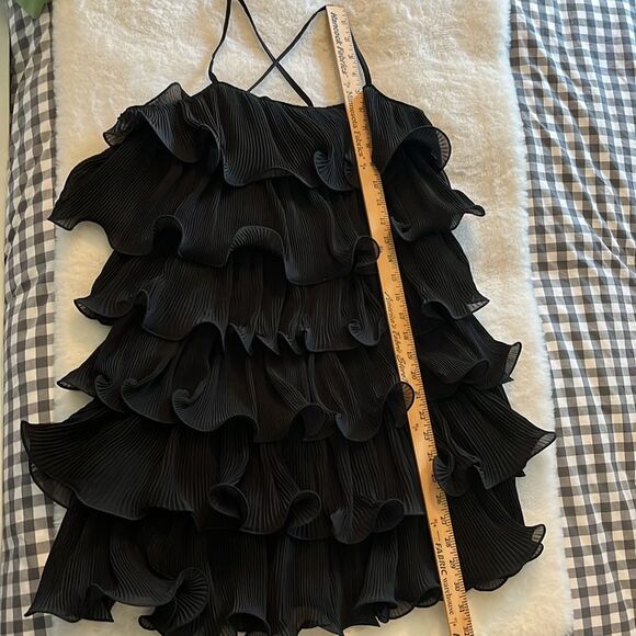New! AKIRA SWEETIE PLEATED RUFFLE SLEEVELESS MINI DRESS IN BLACK Size M - Picture 14 of 16